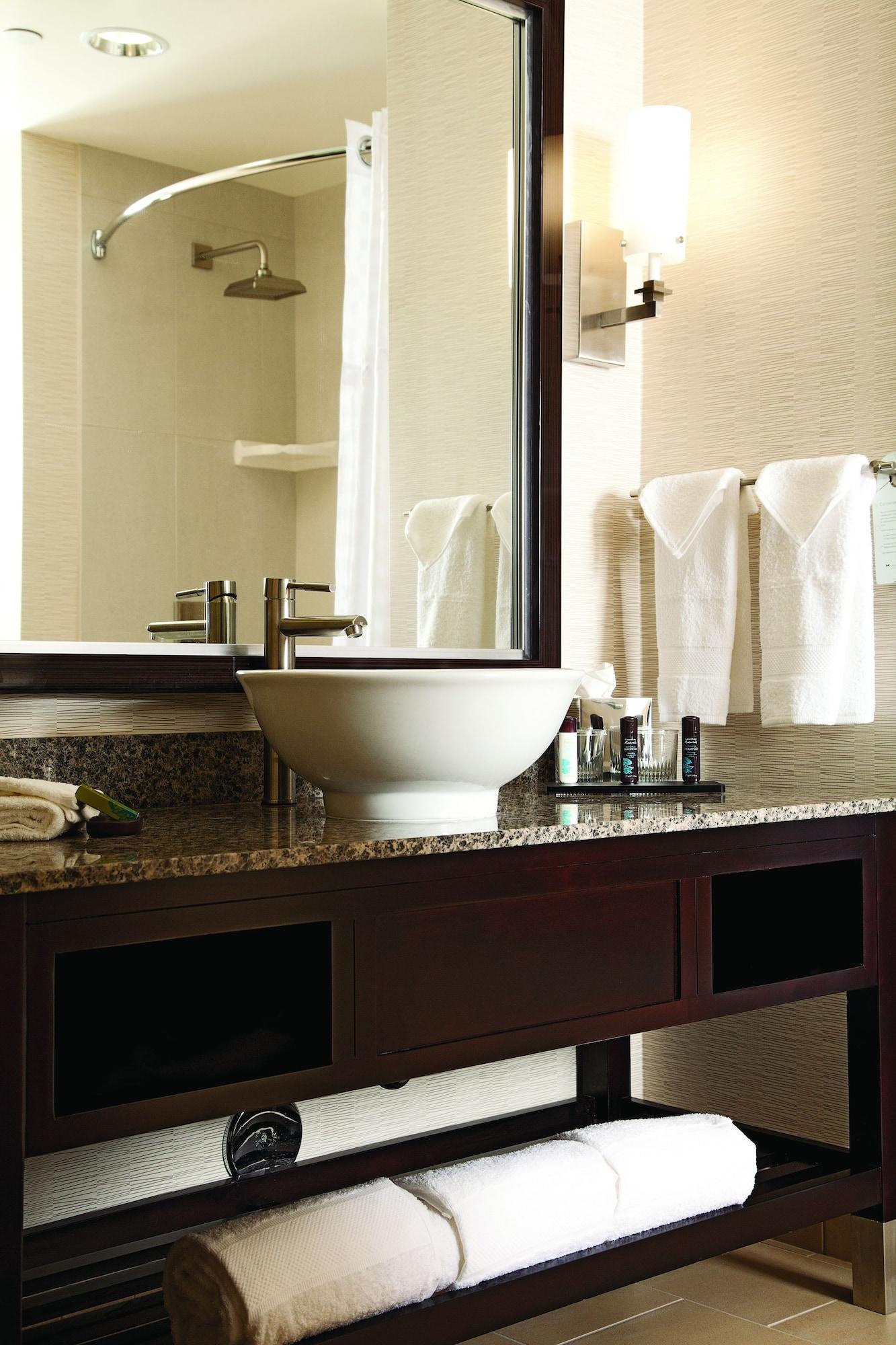 Embassy Suites Ontario - Airport Bagian luar foto