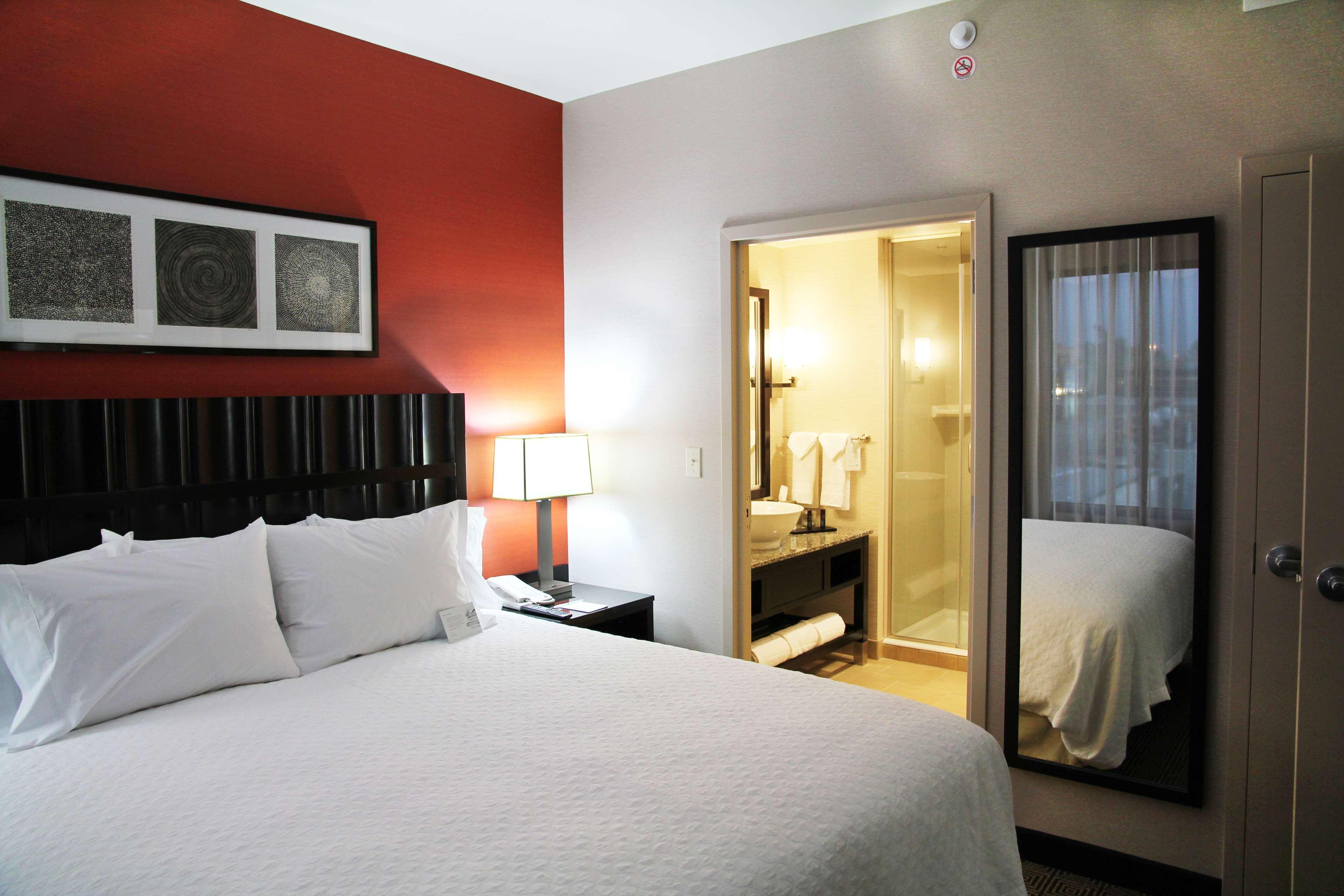 Embassy Suites Ontario - Airport Ruang foto