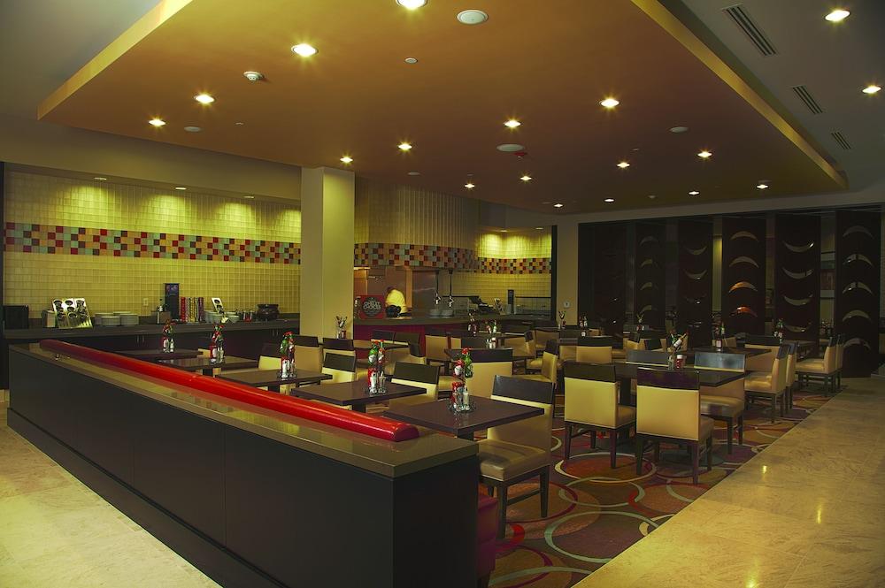 Embassy Suites Ontario - Airport Bagian luar foto