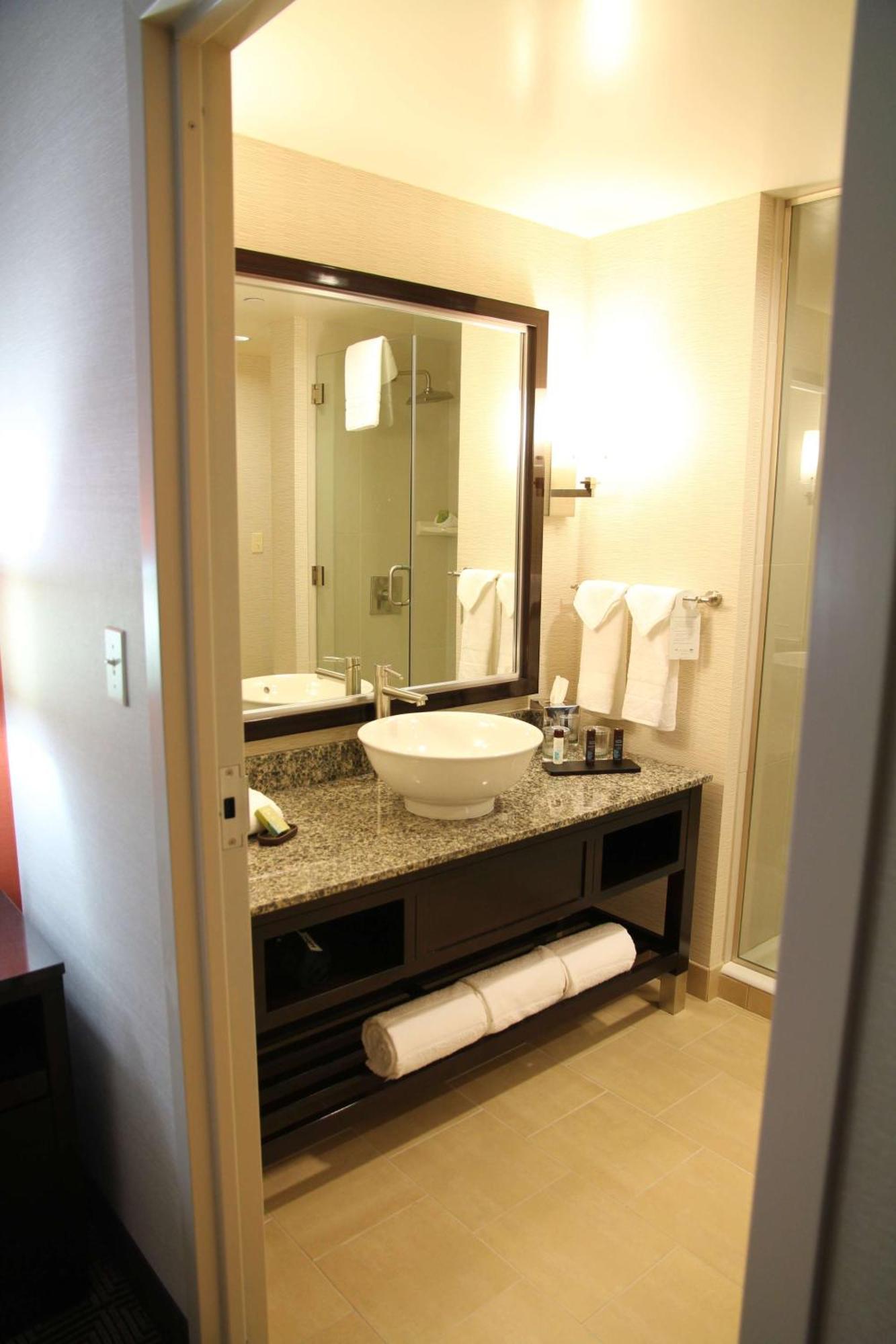Embassy Suites Ontario - Airport Bagian luar foto