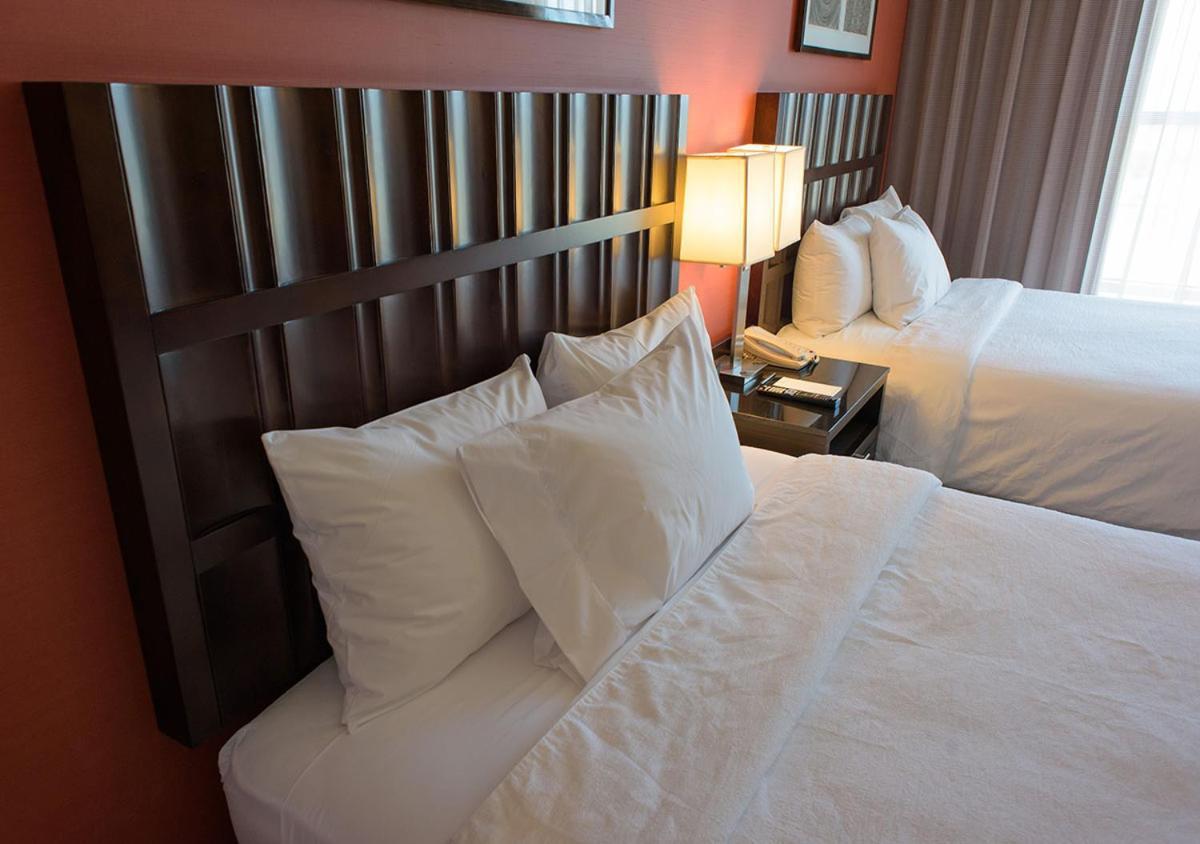 Embassy Suites Ontario - Airport Bagian luar foto