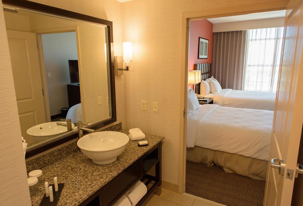 Embassy Suites Ontario - Airport Bagian luar foto